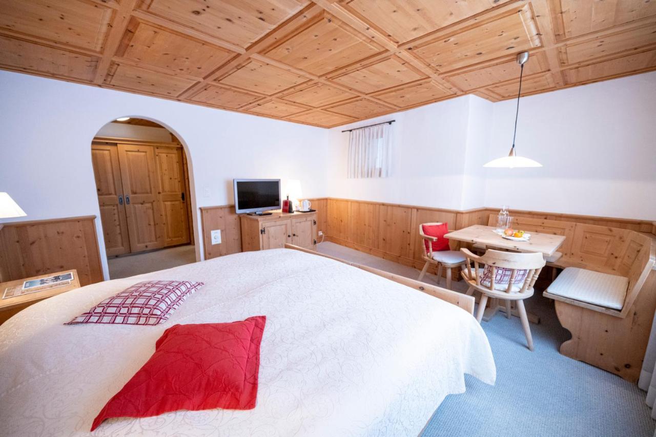 Hotel Engiadina Scuol Exteriér fotografie