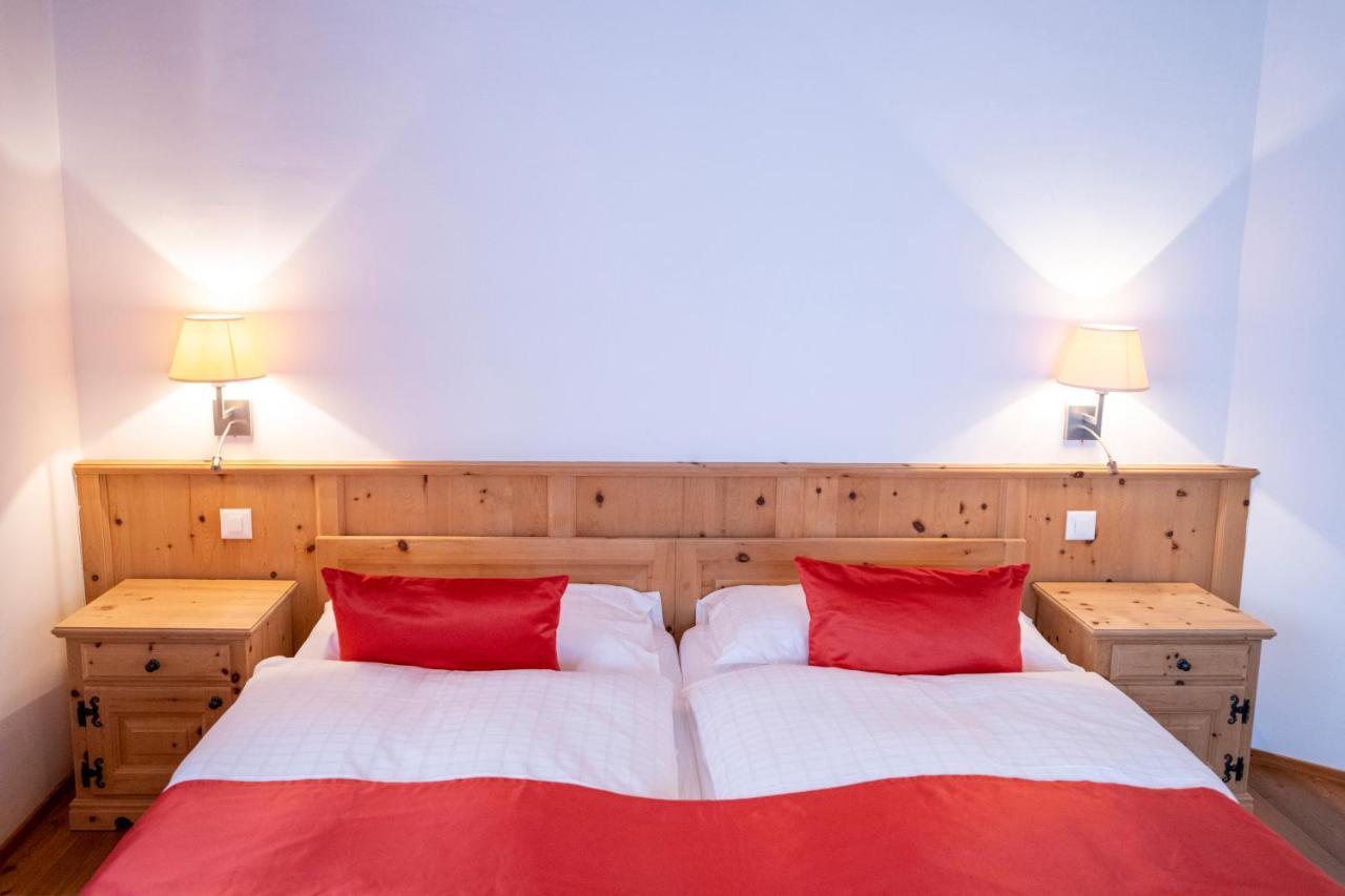 Hotel Engiadina Scuol Exteriér fotografie