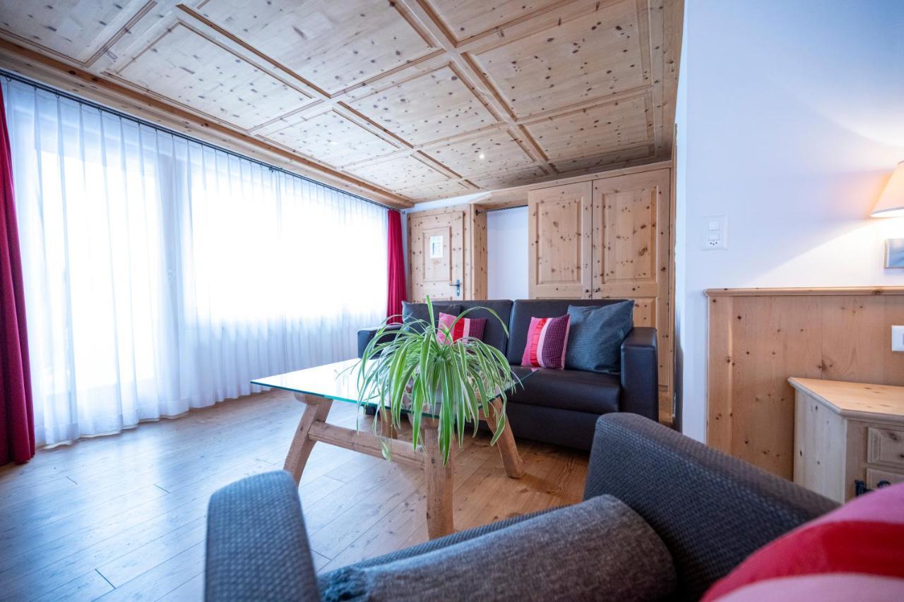 Hotel Engiadina Scuol Exteriér fotografie