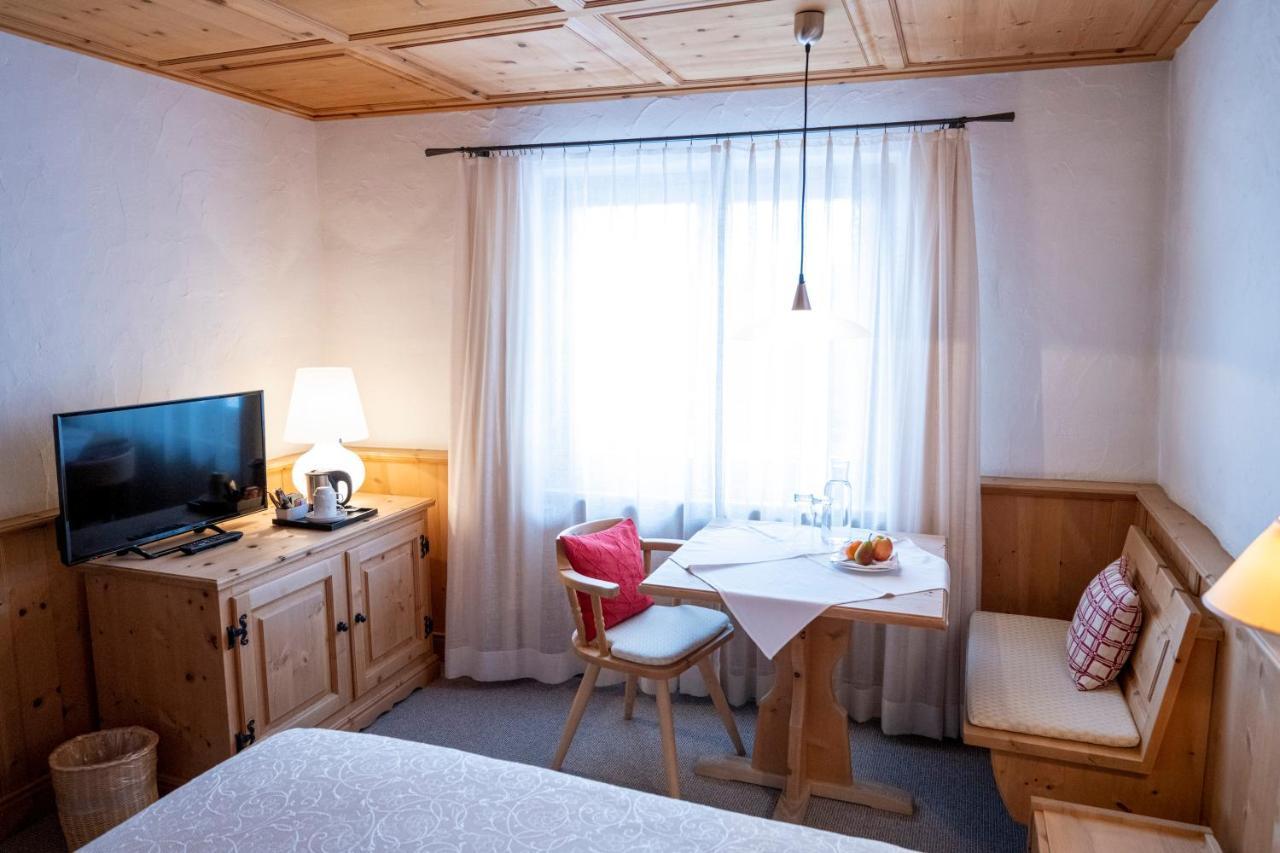 Hotel Engiadina Scuol Exteriér fotografie