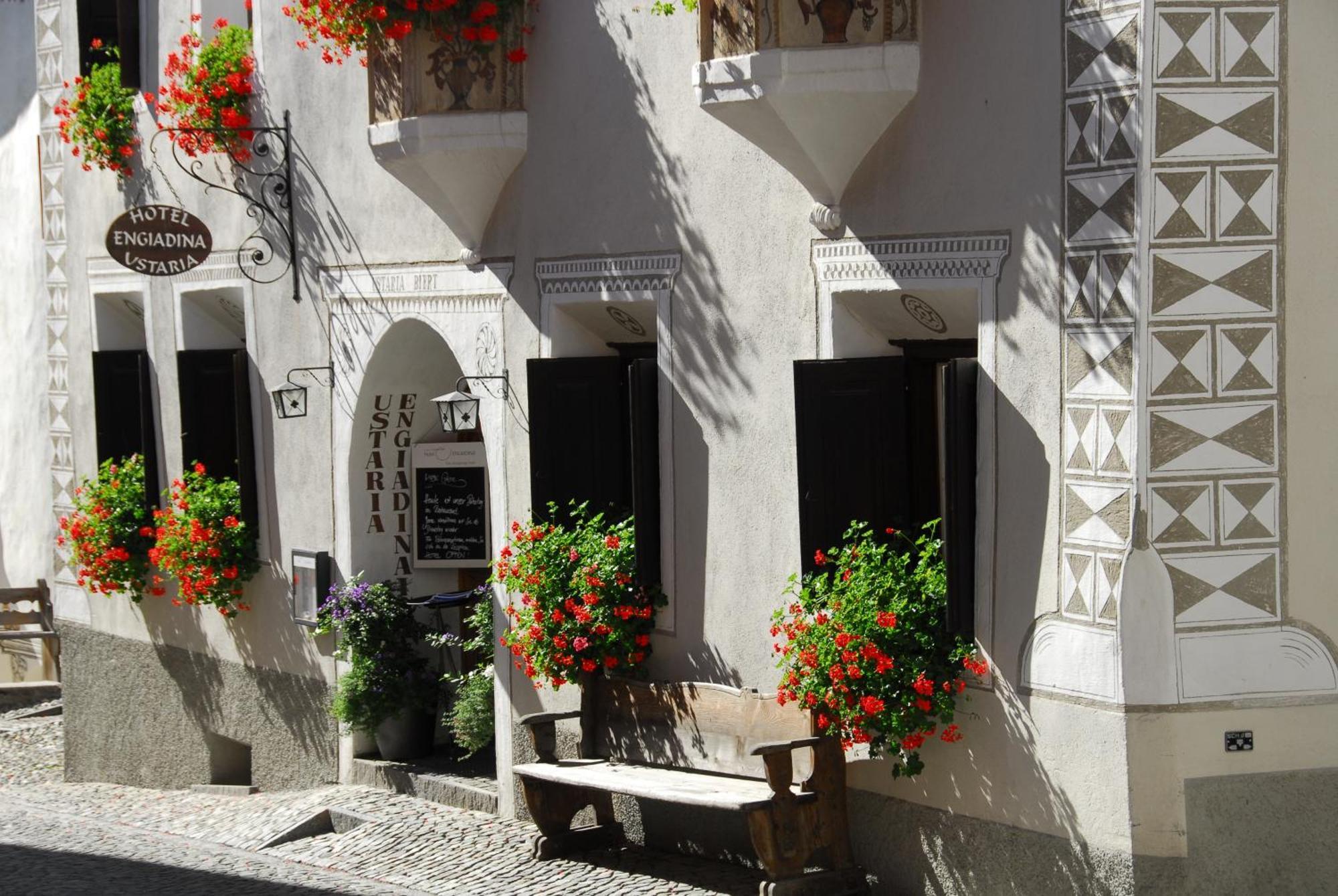 Hotel Engiadina Scuol Exteriér fotografie